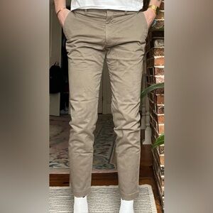 zara khakis